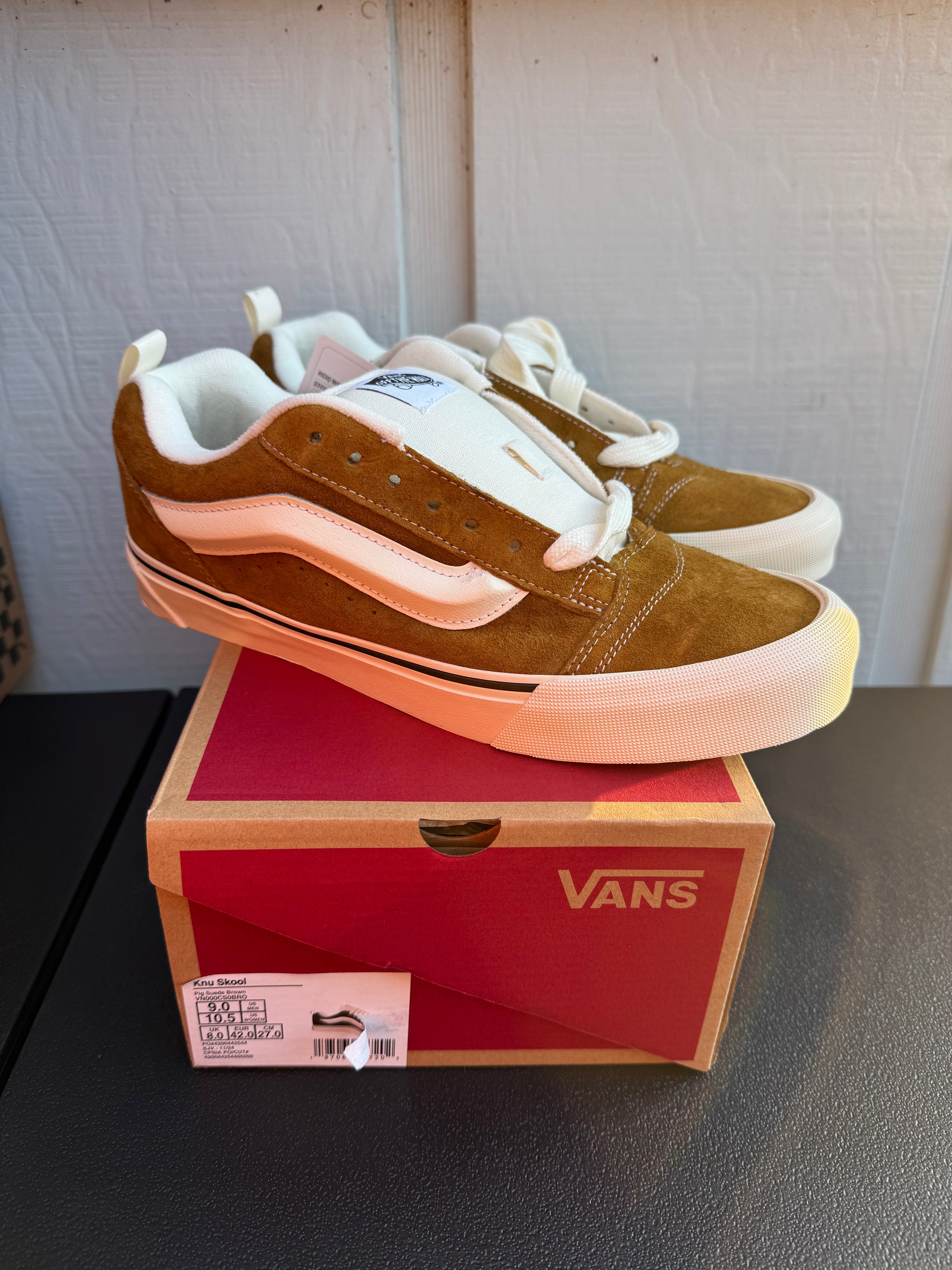 VANS Knu Skool pig suede brown size 9M/10.5W