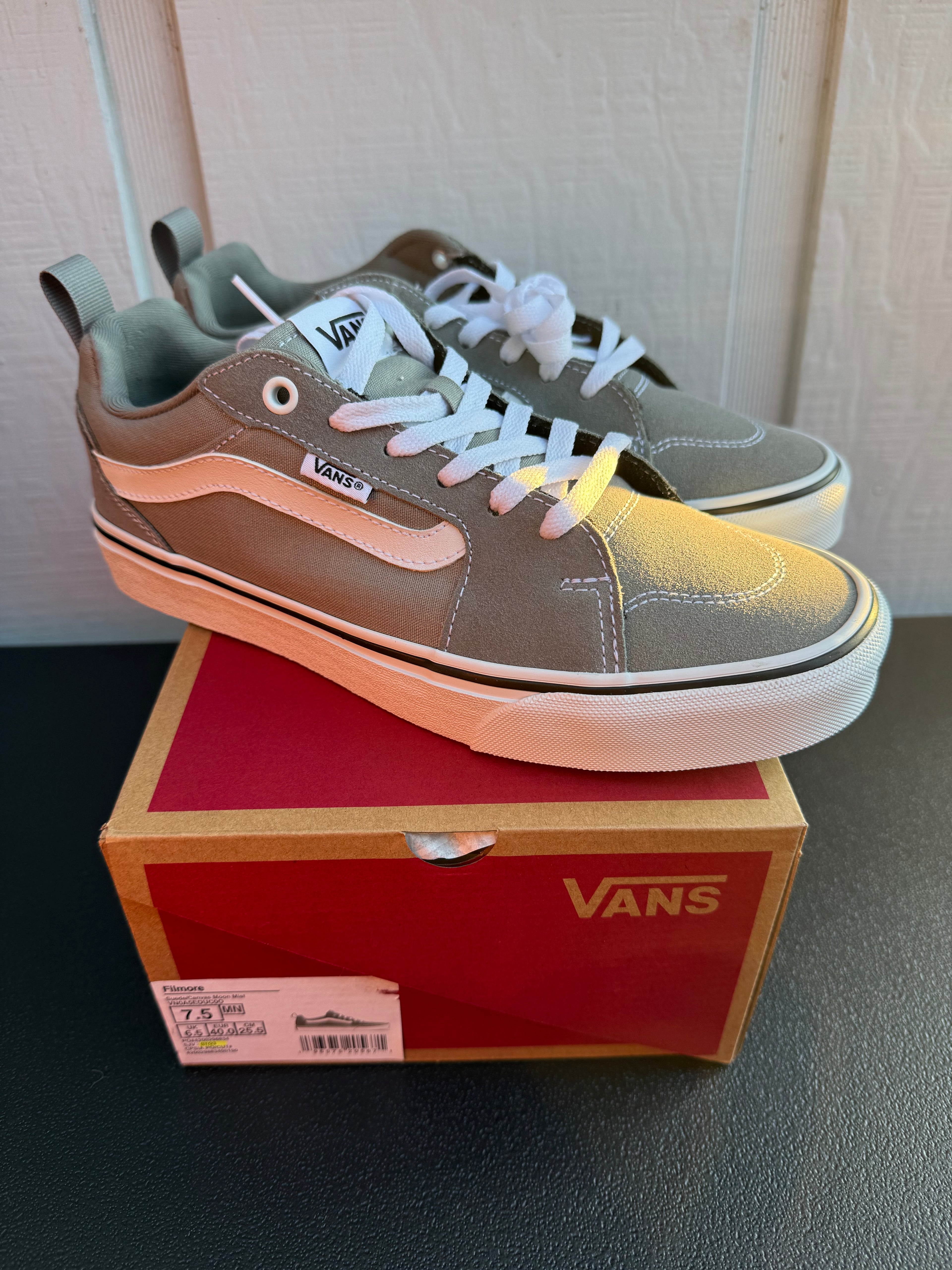 VANS Filmore size 7.5M/9W