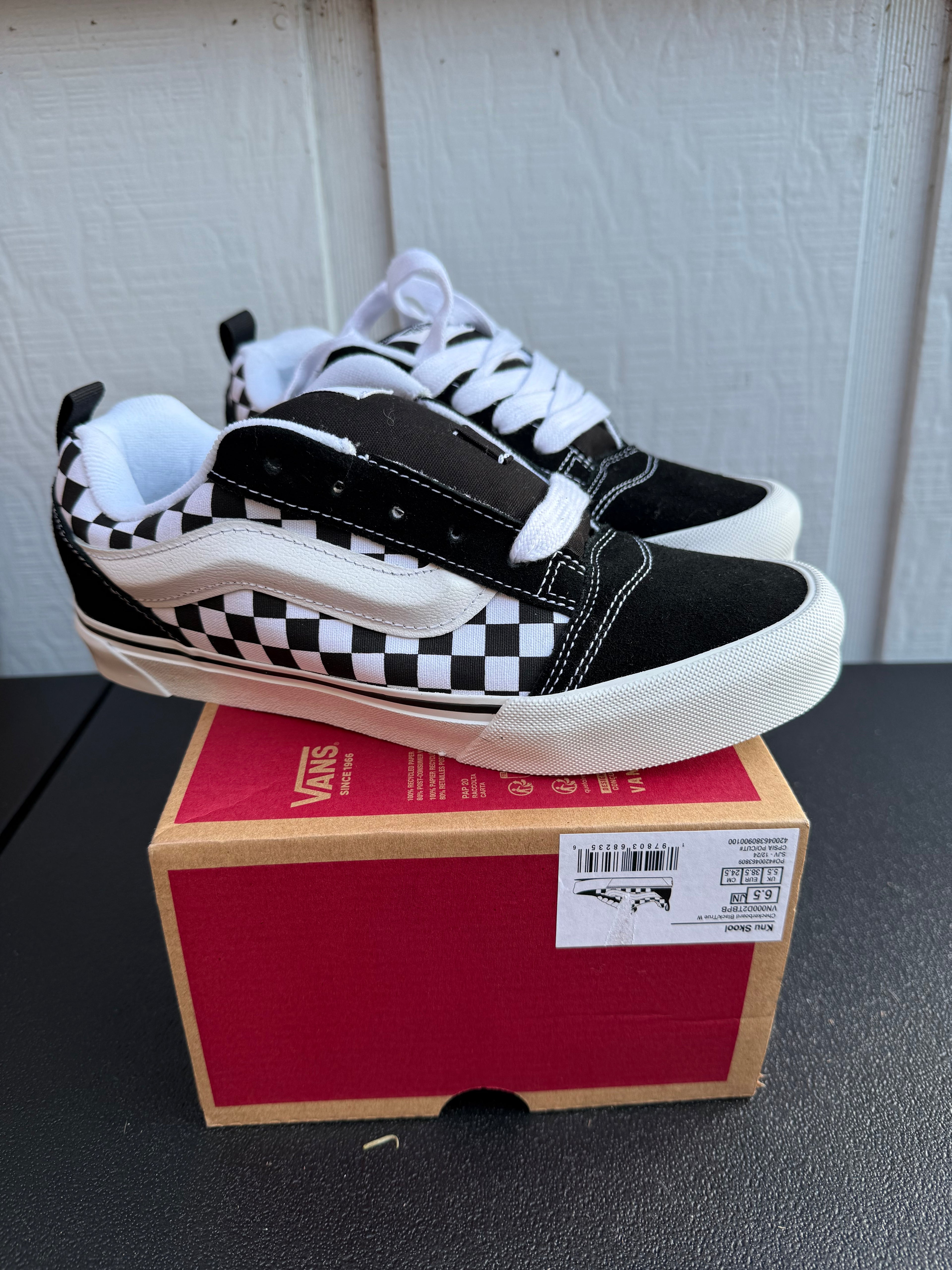 VANS Knu Skool size 6.5M/8W